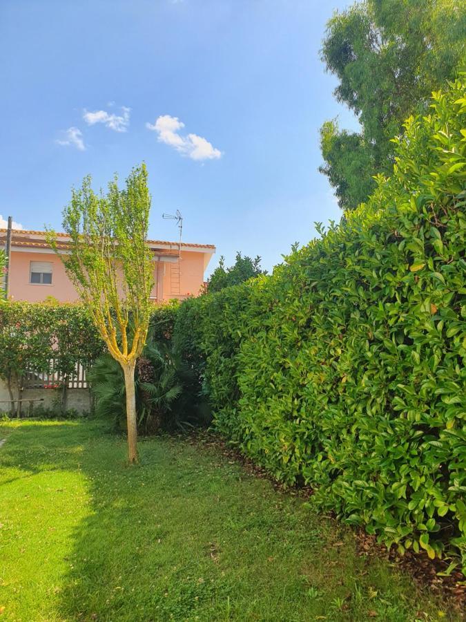Andrea'S House Villa Fiumicino Esterno foto